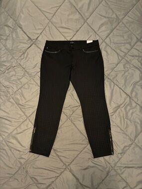White House Black Market Black Ankle Crop Pants with Zippers